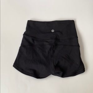 Lululemon 2.5” Short *Luxtreme